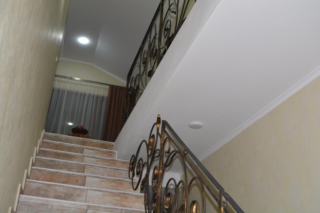 West Door Apartment Mtskheta Luaran gambar