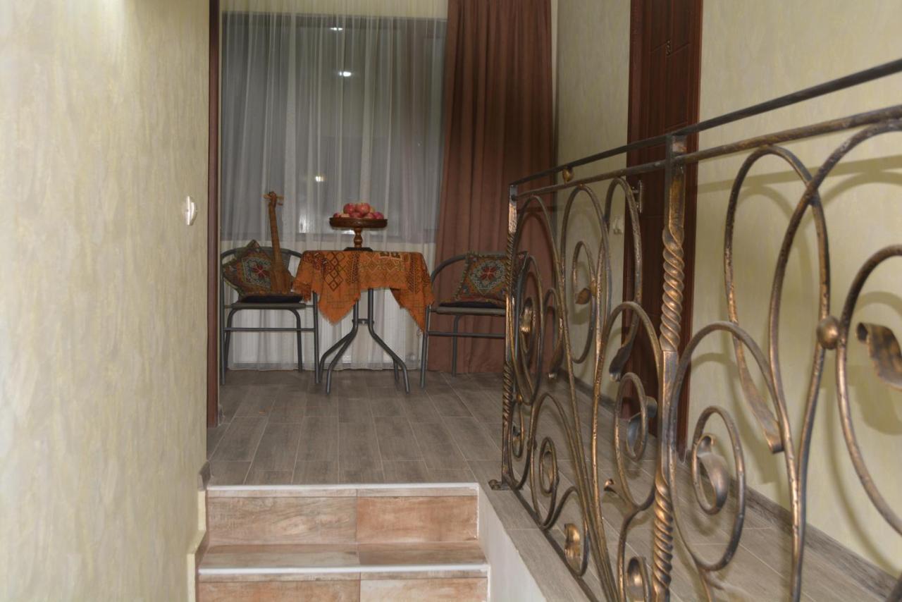 West Door Apartment Mtskheta Luaran gambar