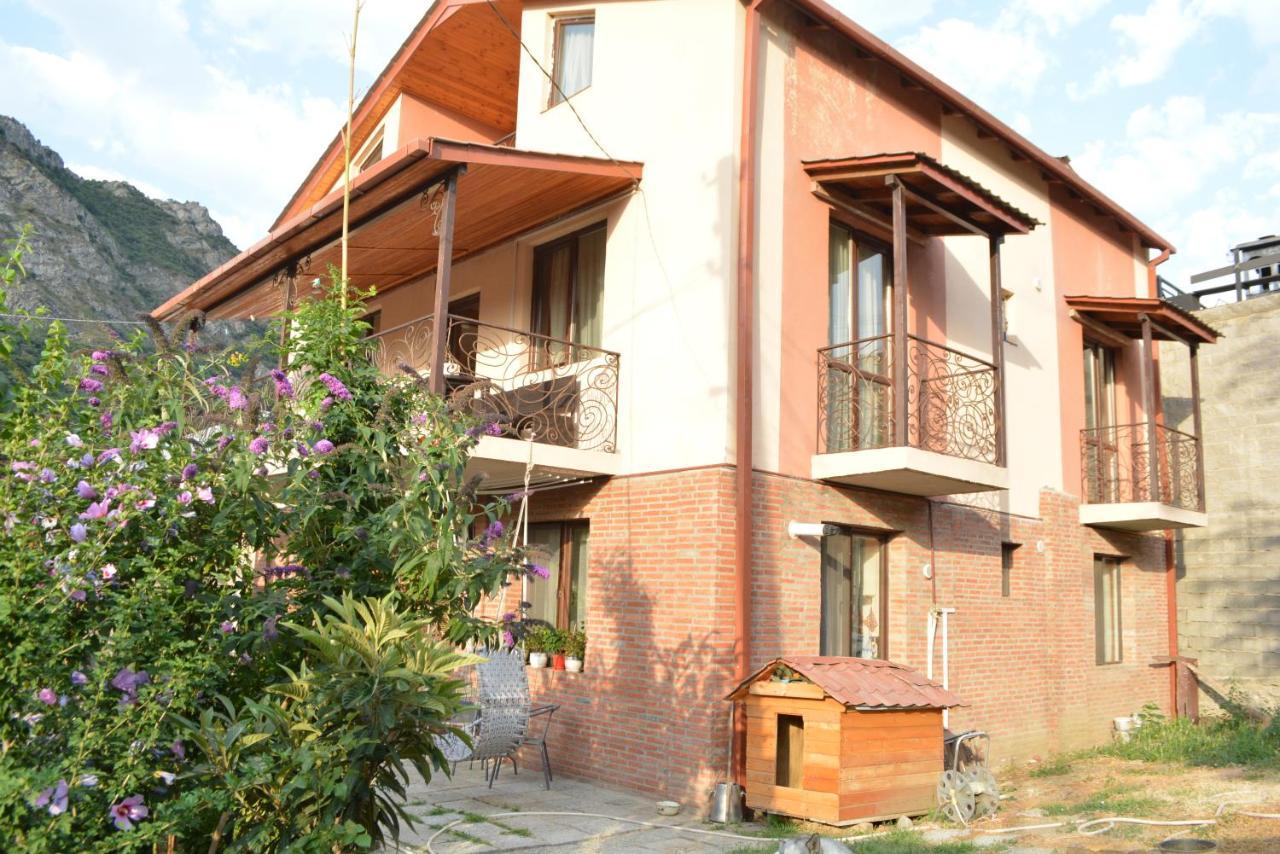 West Door Apartment Mtskheta Luaran gambar